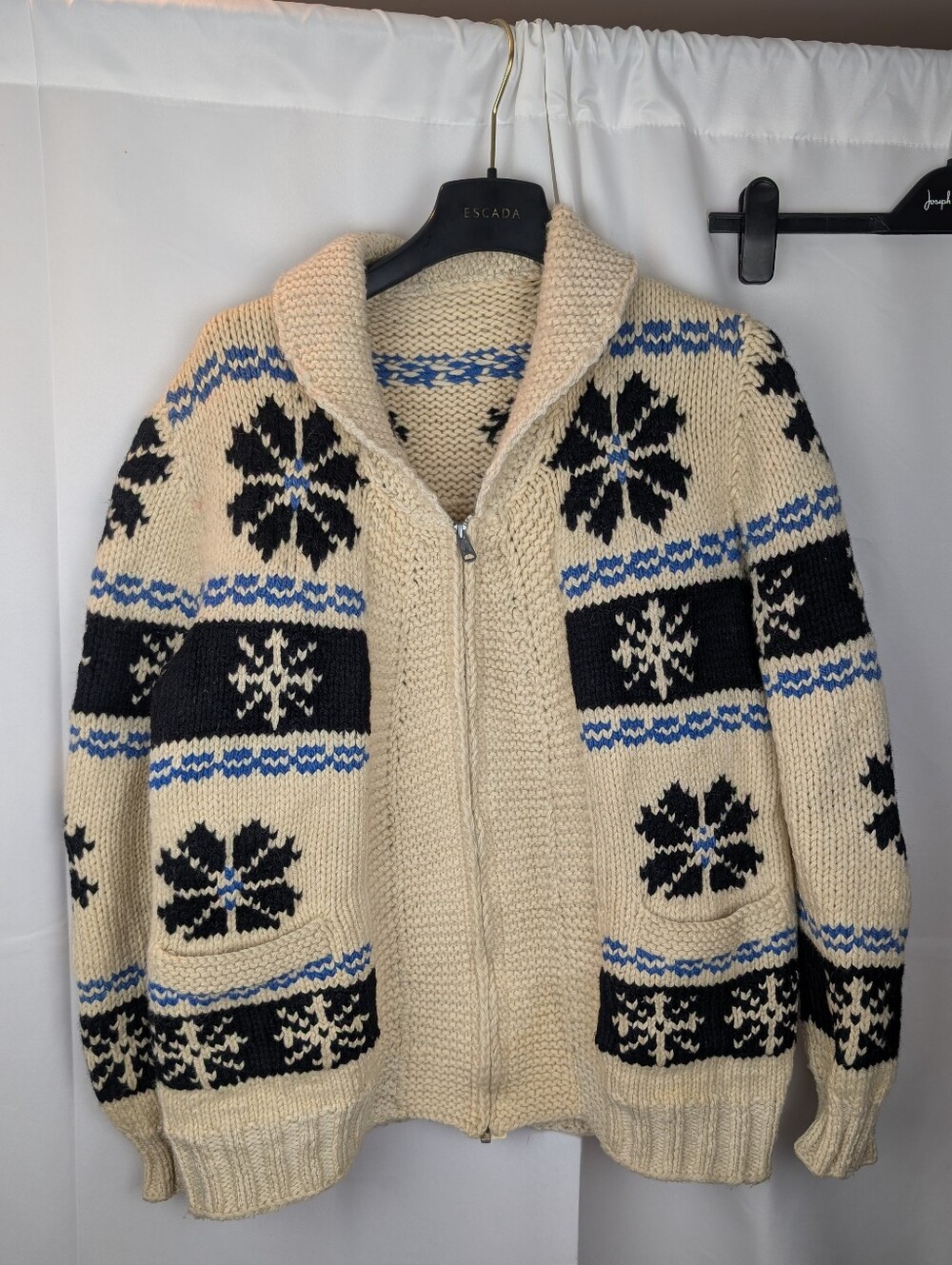 Vintage Hand Knit Wool Cowichan Style Sweater Snowflake Cardigan Zipper Size L